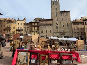 Arezzo Antika Pazarı Arezzo Antika Pazarı
